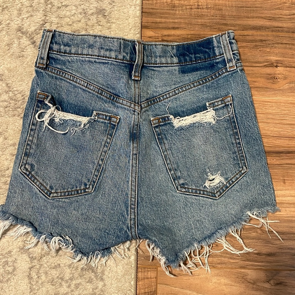 High Rise Mom Shorts - Picture 3 of 4